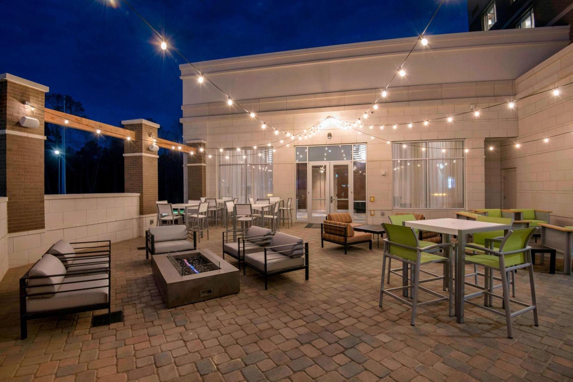 Courtyard By Marriott Raleigh Cary/Parkside Town Commons Hotel Kültér fotó