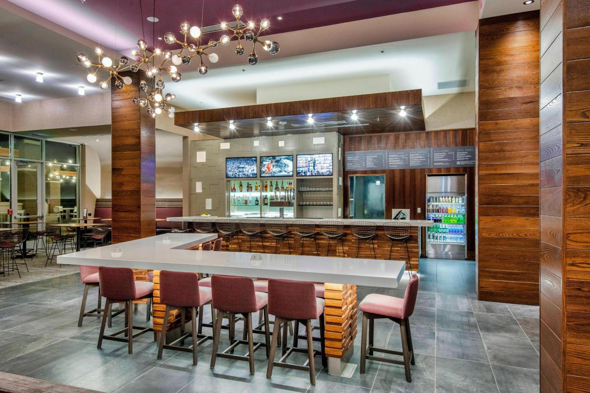 Courtyard By Marriott Raleigh Cary/Parkside Town Commons Hotel Kültér fotó