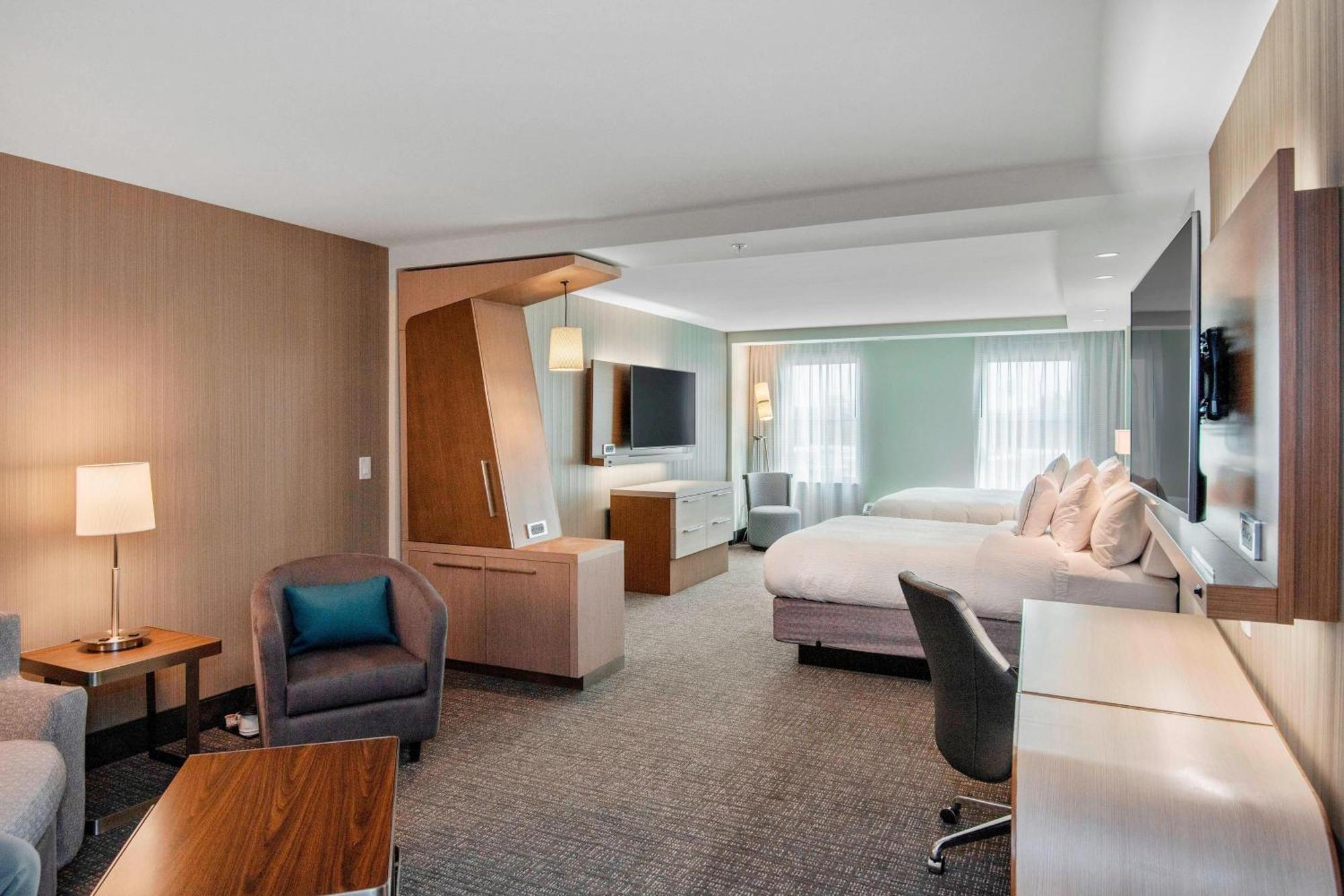 Courtyard By Marriott Raleigh Cary/Parkside Town Commons Hotel Kültér fotó
