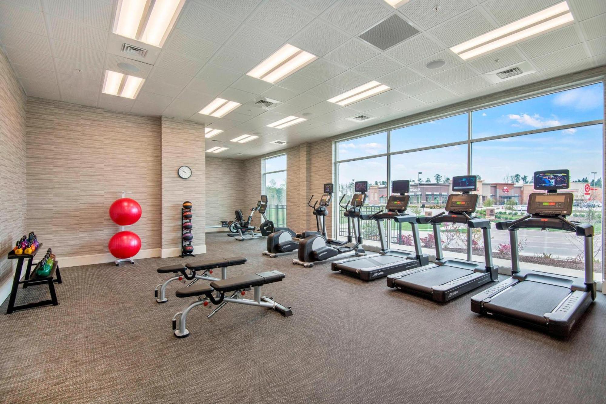 Courtyard By Marriott Raleigh Cary/Parkside Town Commons Hotel Kültér fotó
